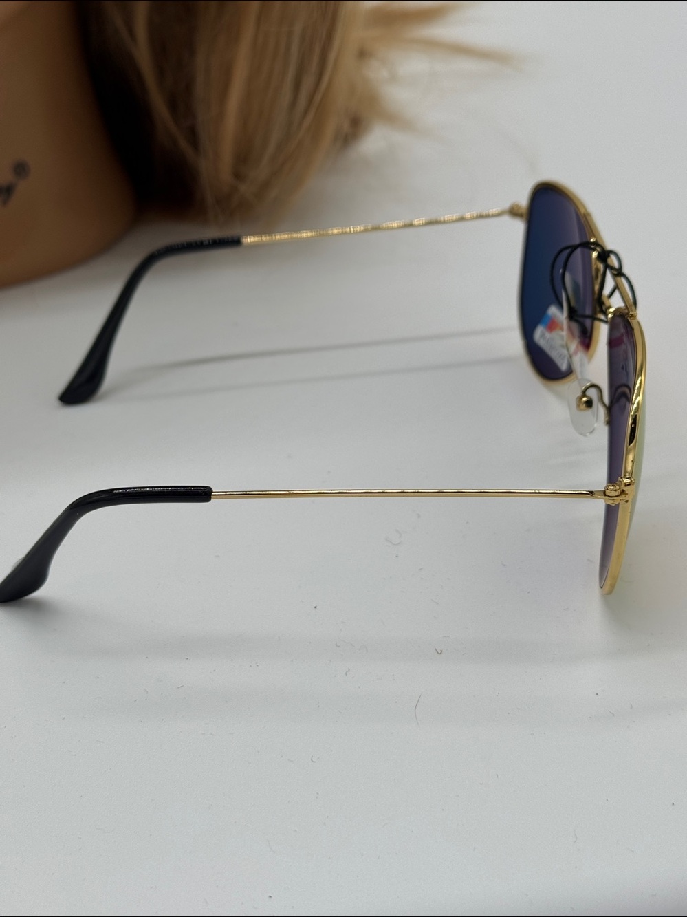 Red Gradient Polarized Aviators - Picture 4 of 4